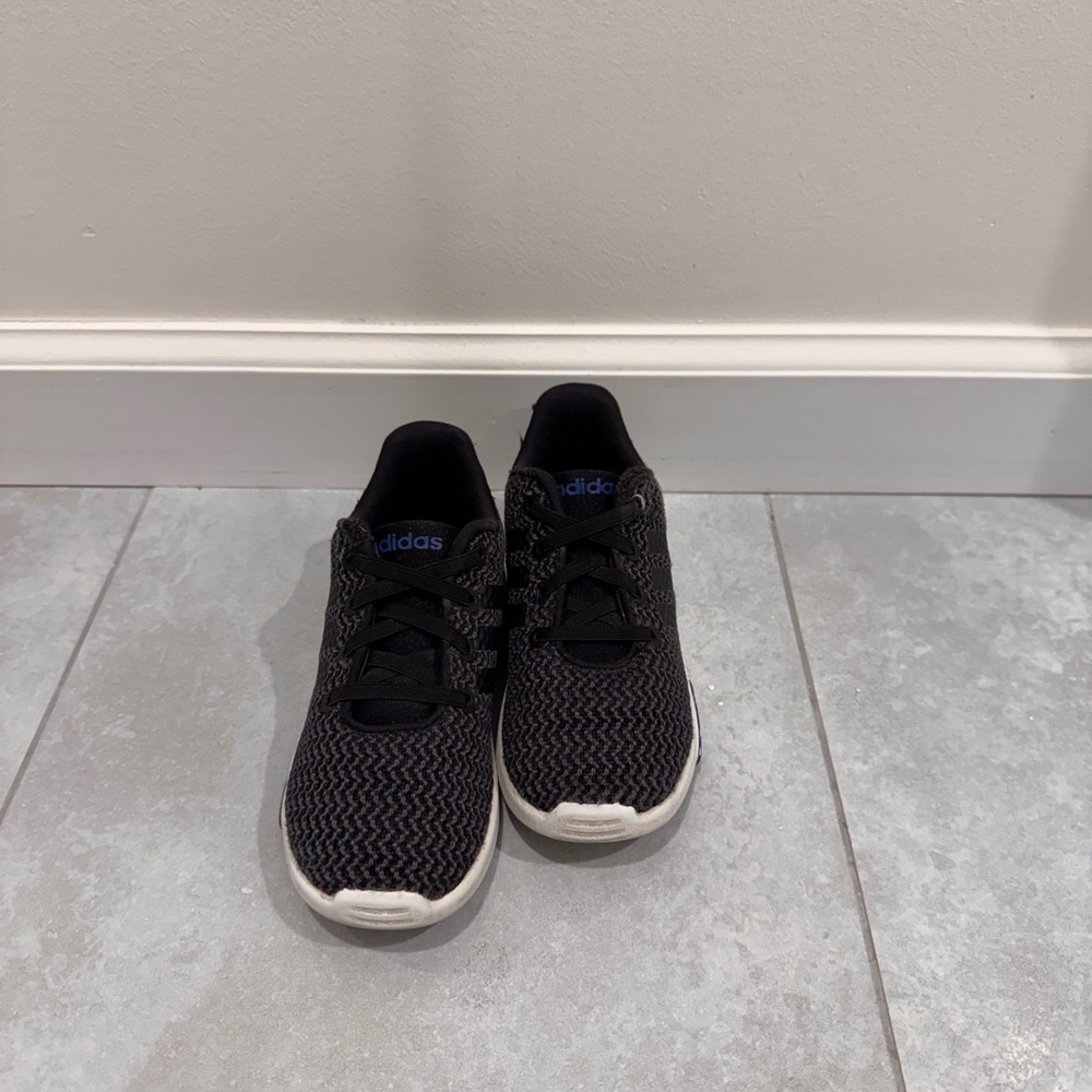 Adidas kids Racer size 9K dark grey /black color